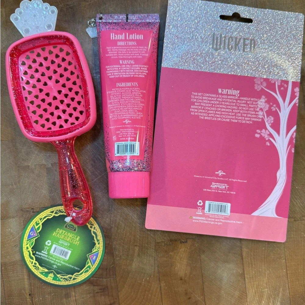 Wicked Pink Strawberry Lotion Hair Care Pink Brush Comb & Mirror Set NEW